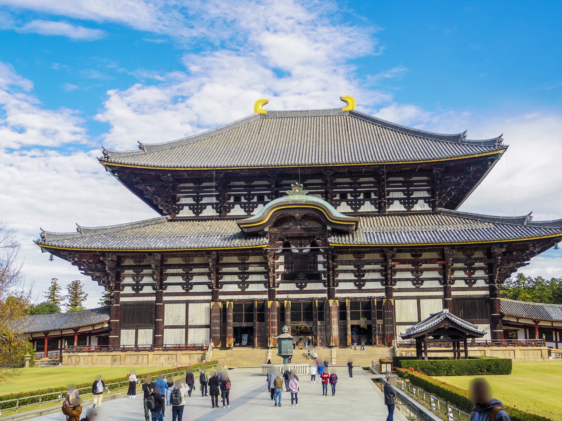 Todaiji Temple: Nara's Awe-Inspiring Ancient Wonder with the World's Largest Bronze Buddha