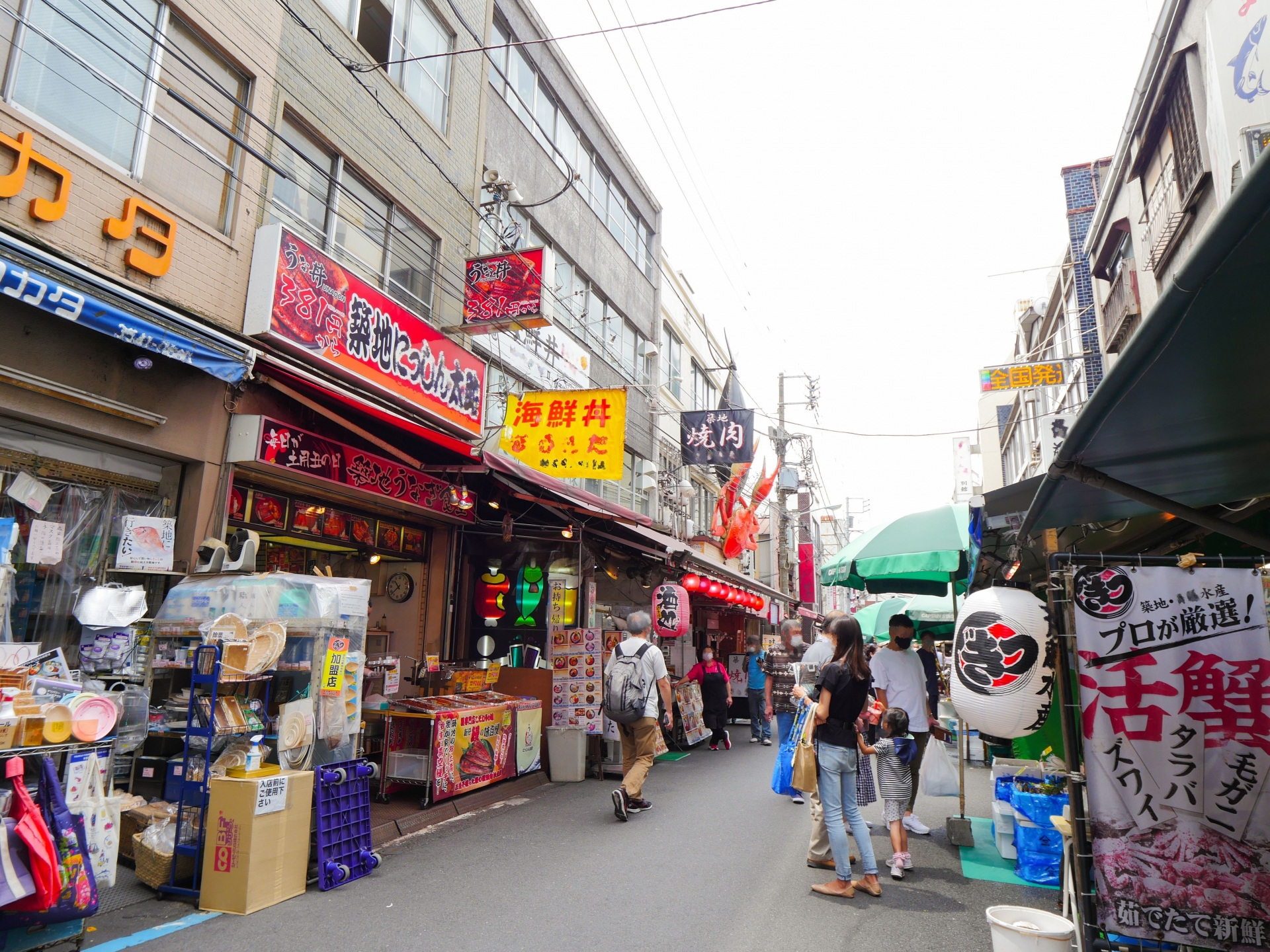 Tsukiji Outer Market: Tokyo's Must-Visit Food Paradise Where Locals Hunt for Fresh Seafood