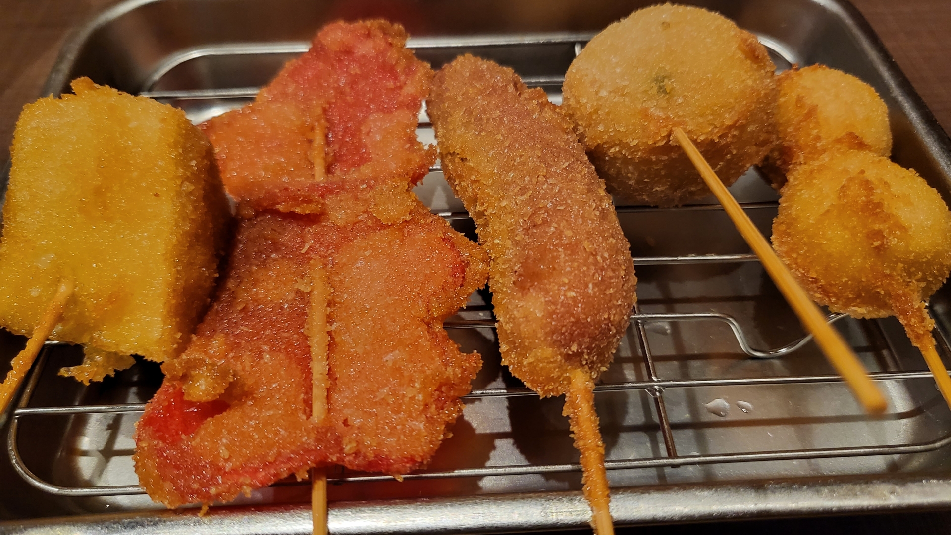 Kushiya Kushizaru Yoga: Authentic Osaka-Style Kushikatsu at Unbeatable Prices