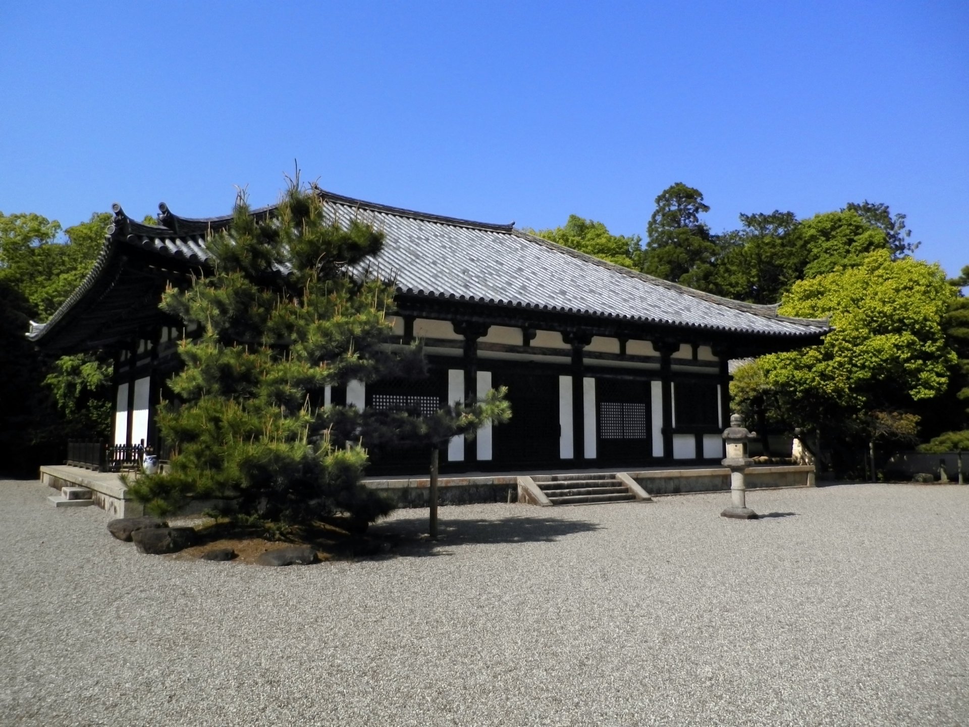 Akishino-dera Temple: A Hidden Nara Gem with the Enchanting Geigeiten Goddess