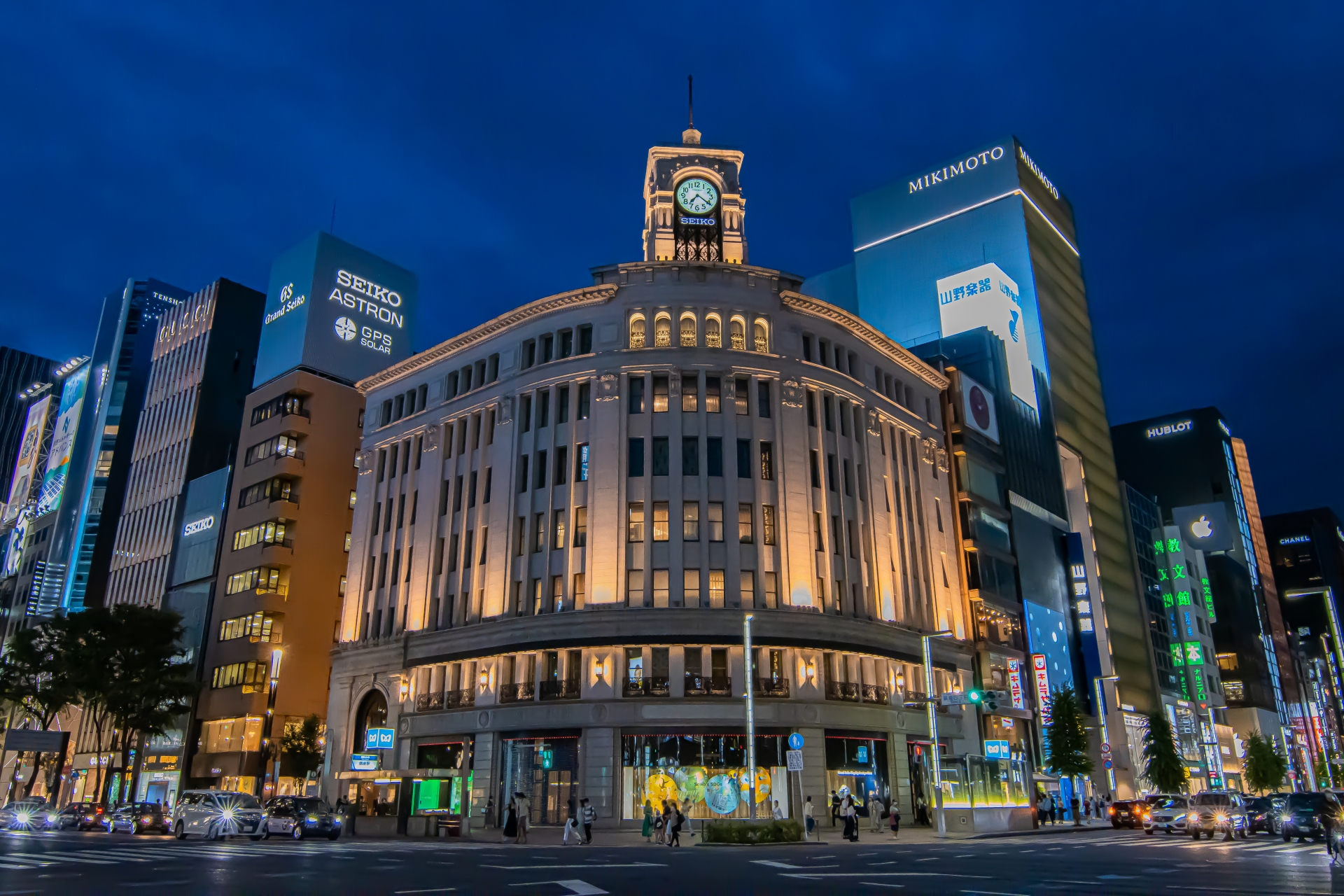 Ginza Mitsukoshi: Tokyo's Iconic Department Store Where Luxury Meets Tradition