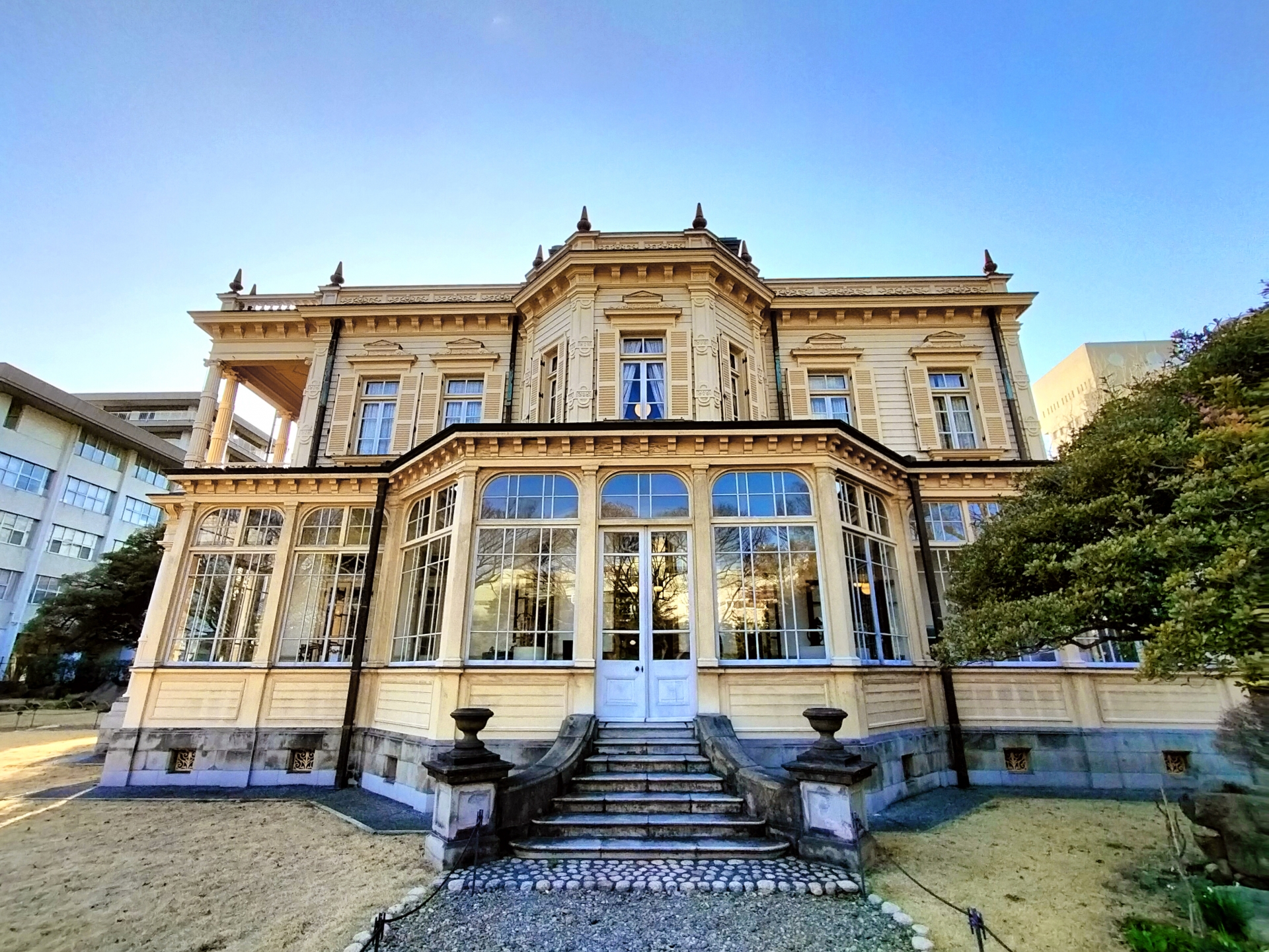 Kyu-Iwasaki-tei Garden: A Hidden Meiji-Era Mansion Where East Meets West in Tokyo