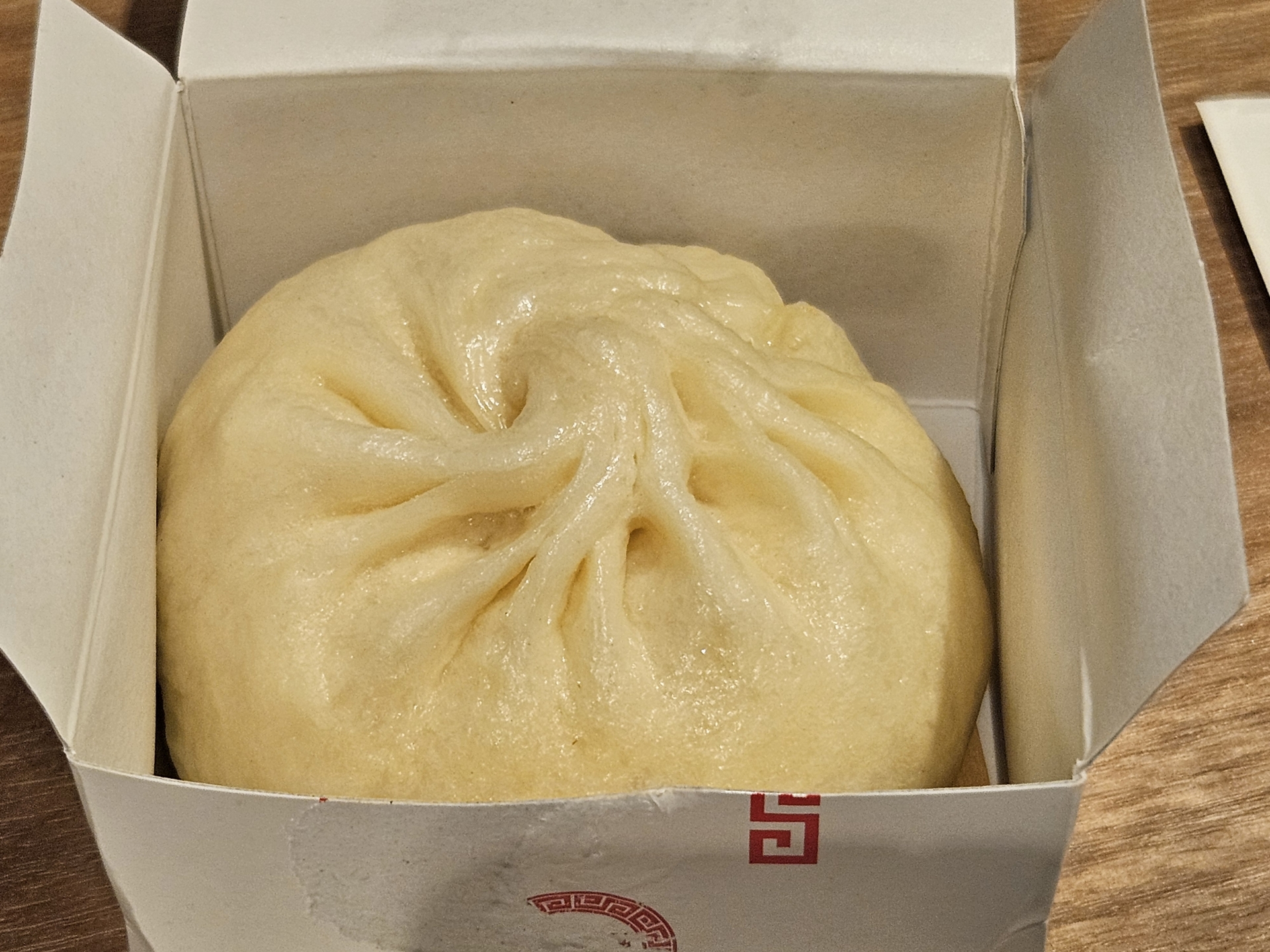 551 Horai Main Store: Osaka's Legendary Pork Bun Haven That Locals Can't Resist