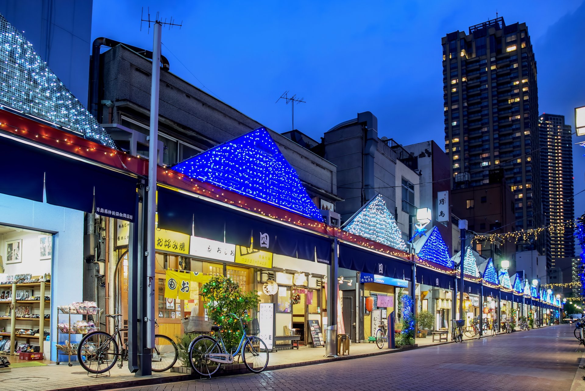 Tsukishima Monjayaki Street: Tokyo's Authentic Monja Paradise Loved by Locals