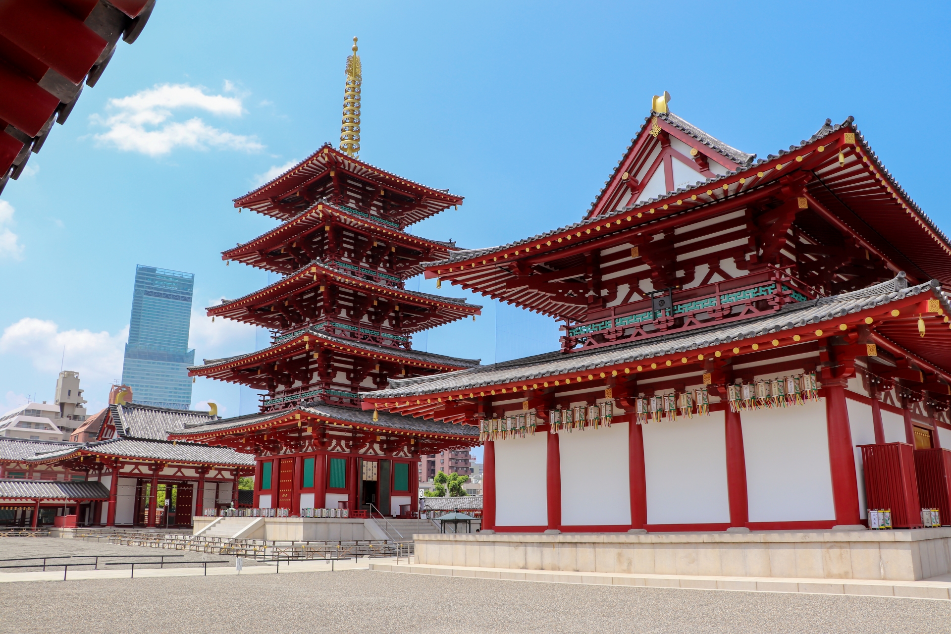 Shitennoji Temple: Japan's Oldest Official Buddhist Temple Where History Meets Serenity