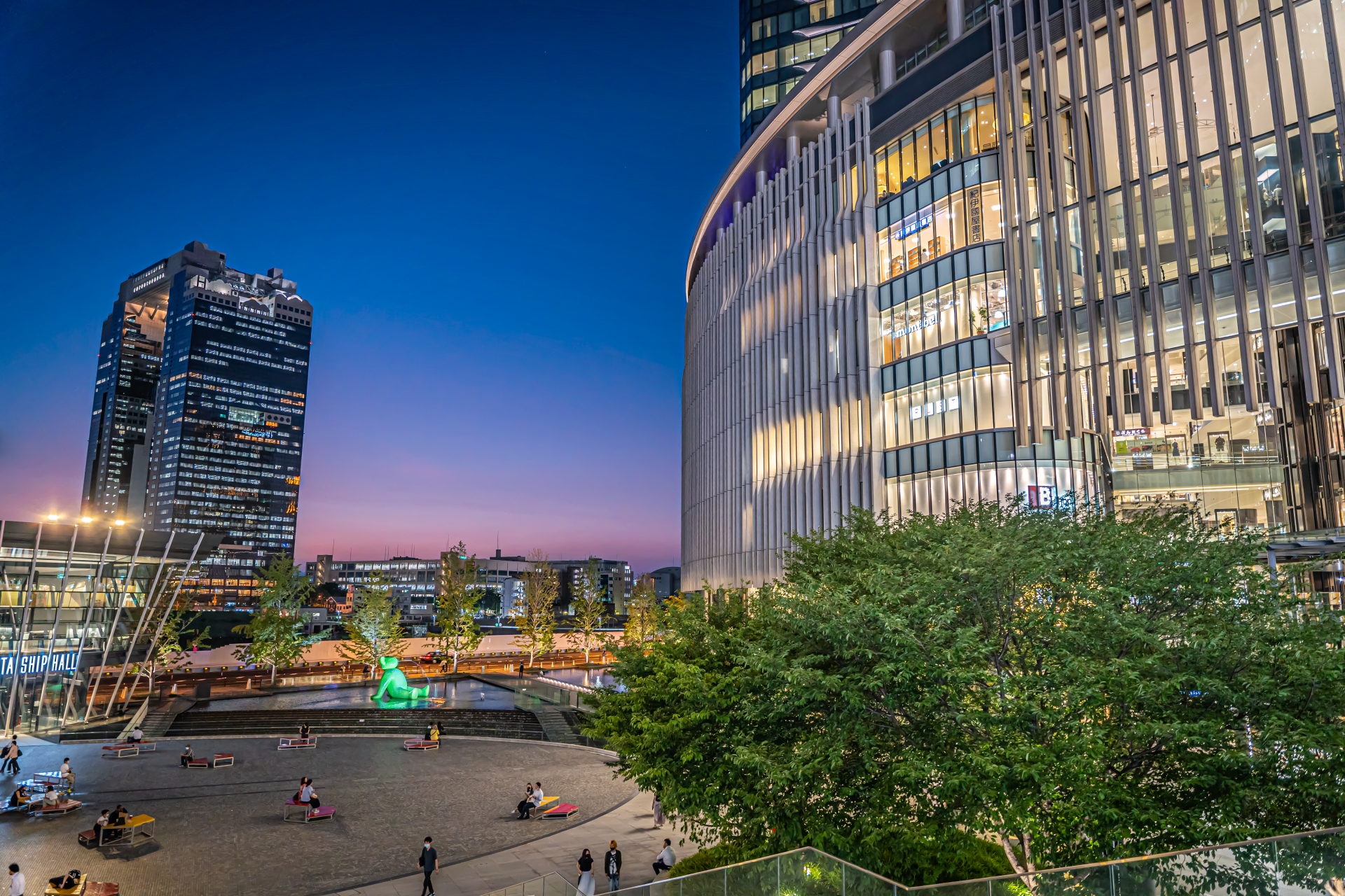 Umeda Sky Building: Osaka's Futuristic Observatory Where You Walk Through the Sky