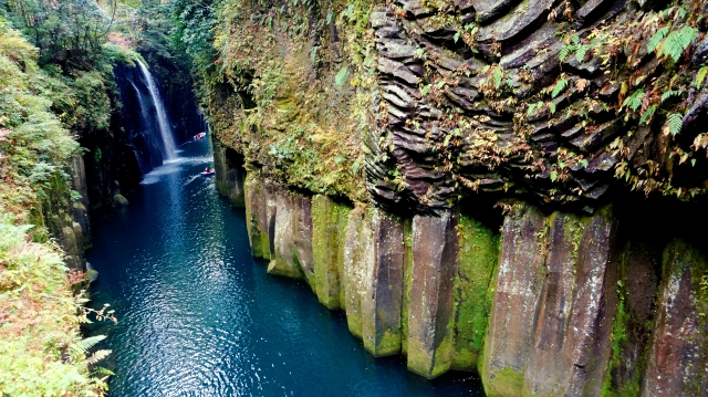 Takachiho Gorge: A Mythical Hidden Gem Where Waterfalls Meet Ancient Volcanic Cliffs
